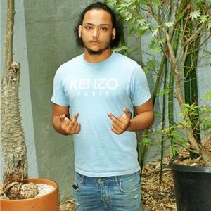 Meet your Posher, Damon